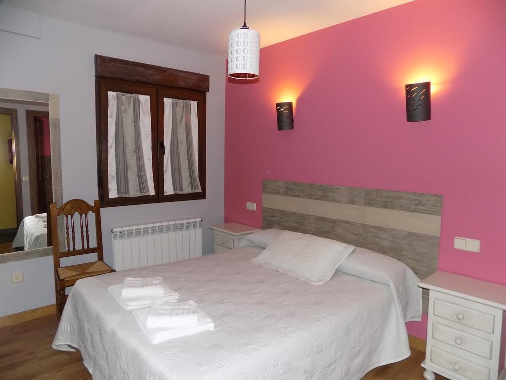 Casas Rurales Las Eras III Ayllon Bagian luar foto